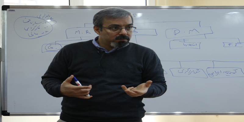 بررسی دلایل اختلافات درون حزبی و ایجاد همبستگی در سومین دوره آموزش مجازی حزب کارگزاران