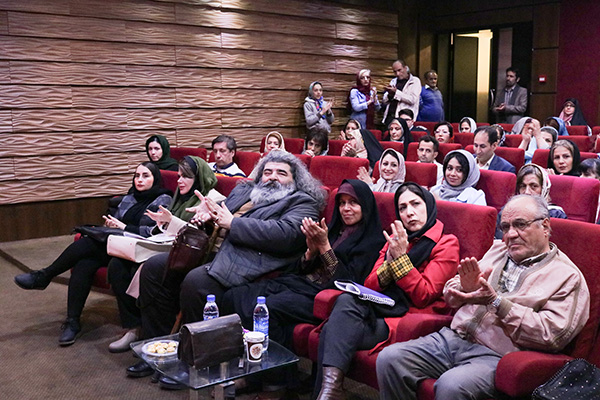 برگزاری آخرین برنامه دوباره رویش کانون شعرا در سال96 با حضور فائزه هاشمی